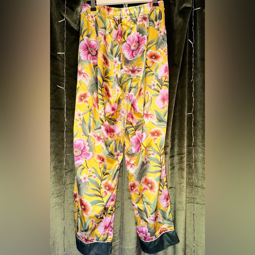 Averie Floral Pajama Set with Green Trim - Medium - Picture 3 of 8
